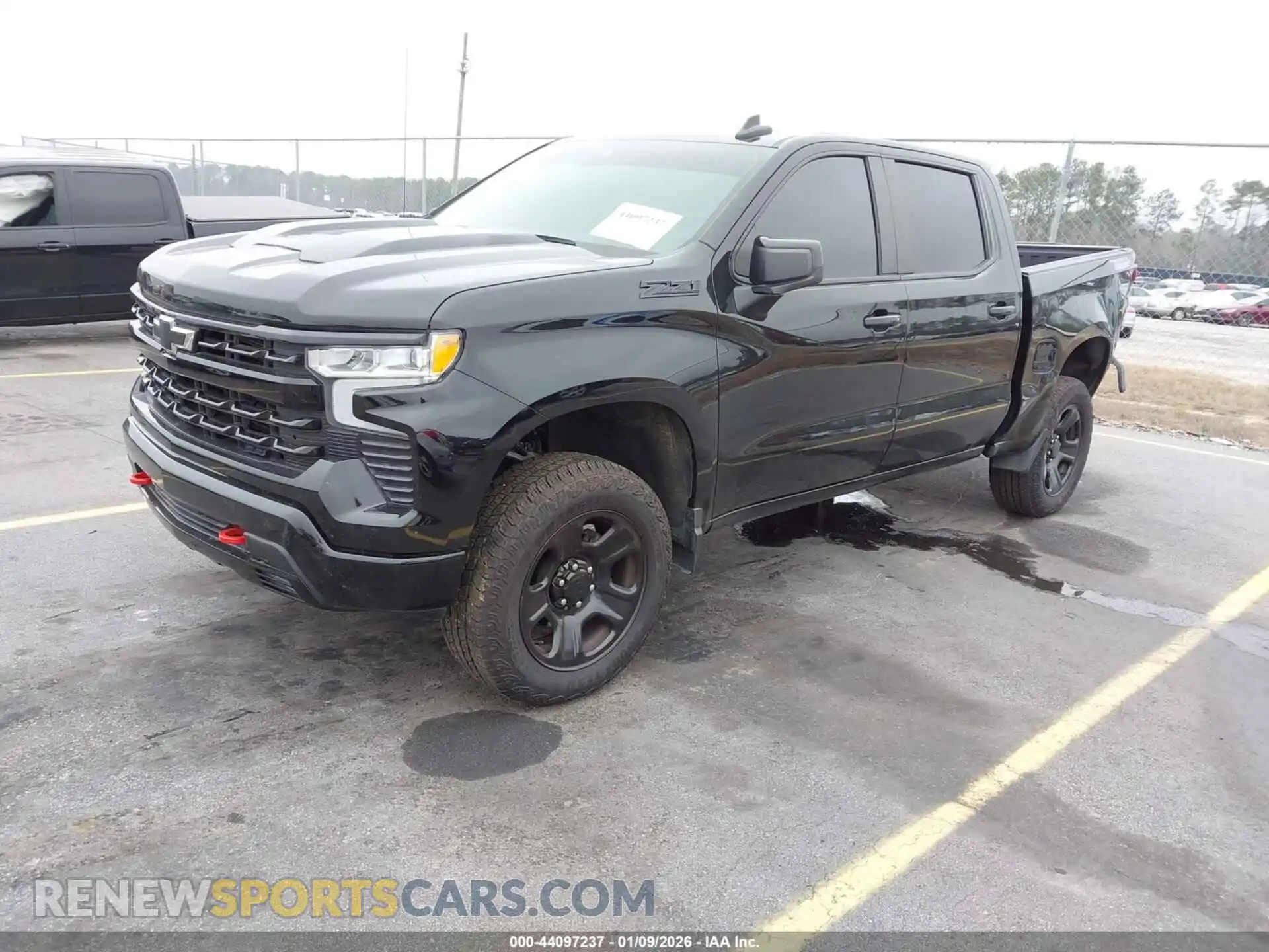 2 Photograph of a damaged car 3GCUDFED2RG406102 CHEVROLET SILVERADO 1500 2024