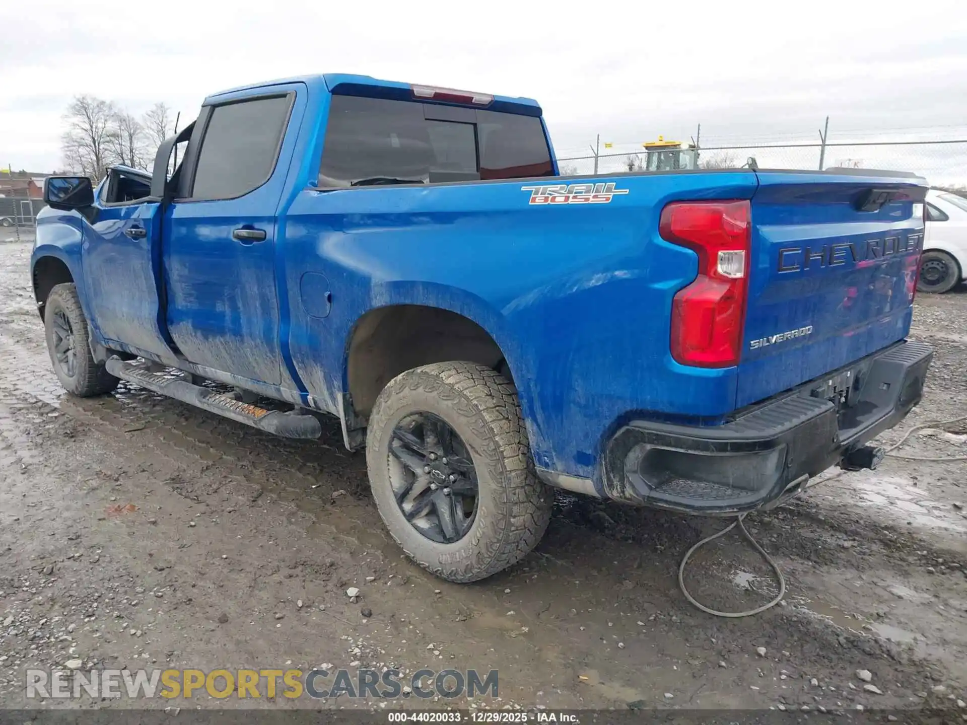 3 Photograph of a damaged car 3GCUDFED3RG120422 CHEVROLET SILVERADO 1500 2024