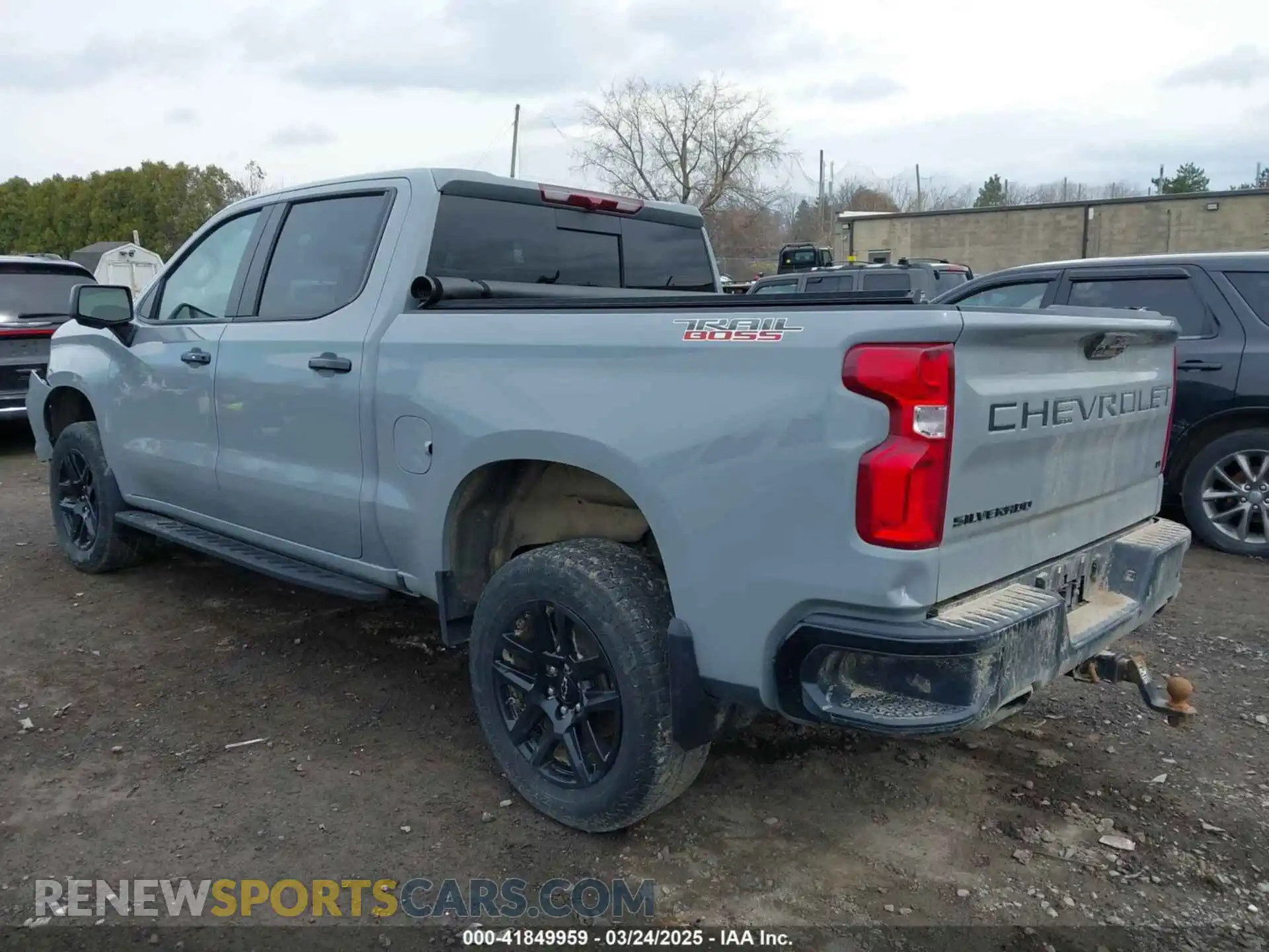 3 Фотография поврежденного автомобиля 3GCUDFED3RG144459 CHEVROLET SILVERADO 1500 2024