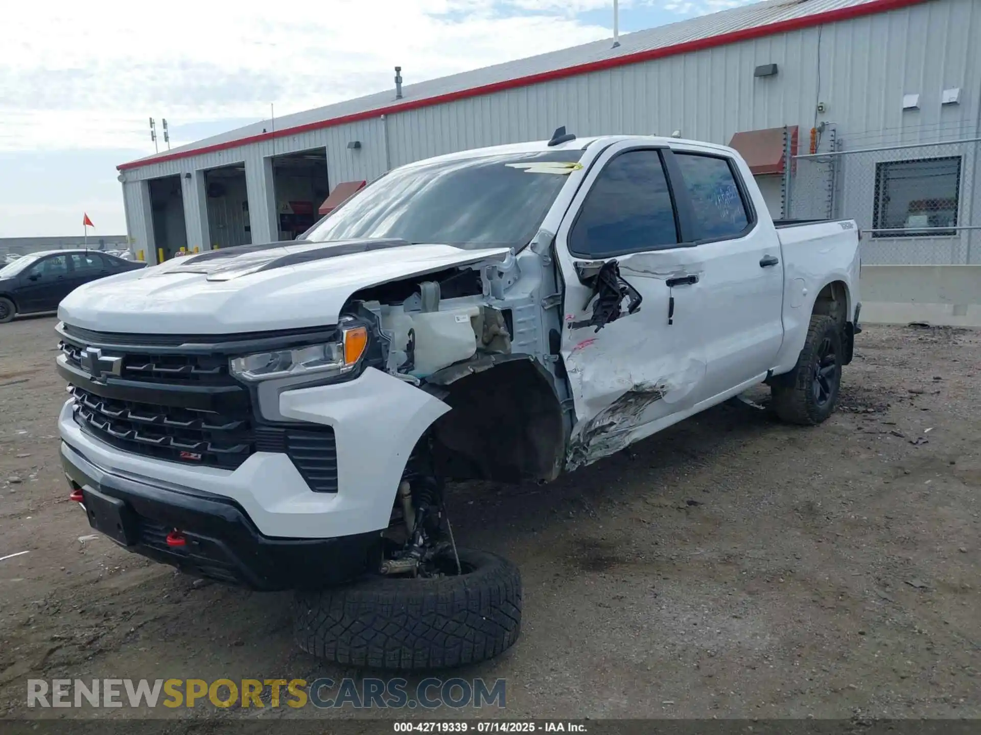 2 Фотография поврежденного автомобиля 3GCUDFED5RG201146 CHEVROLET SILVERADO 1500 2024