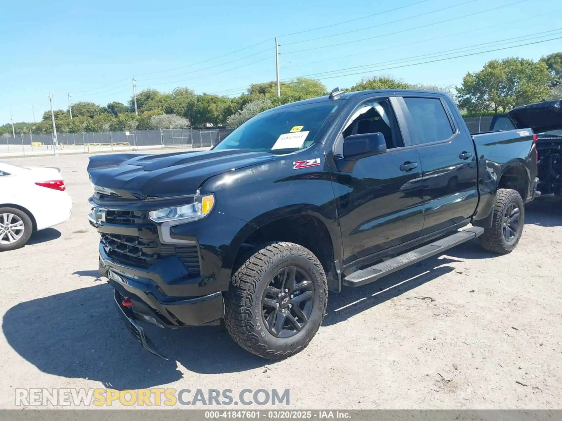 2 Photograph of a damaged car 3GCUDFED6RG313938 CHEVROLET SILVERADO 1500 2024