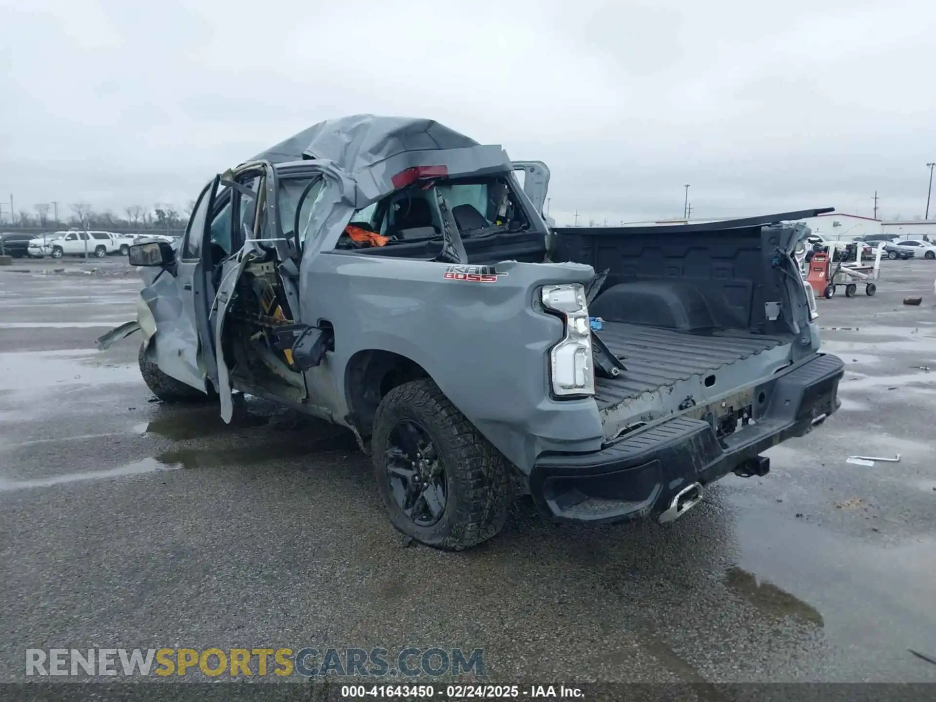 3 Фотография поврежденного автомобиля 3GCUDFED8RG142707 CHEVROLET SILVERADO 1500 2024