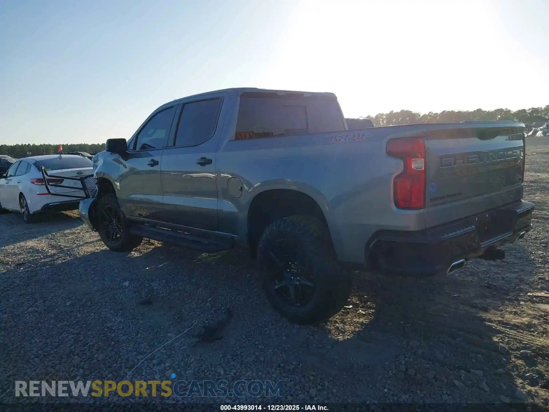 3 Photograph of a damaged car 3GCUDFED8RG306926 CHEVROLET SILVERADO 1500 2024