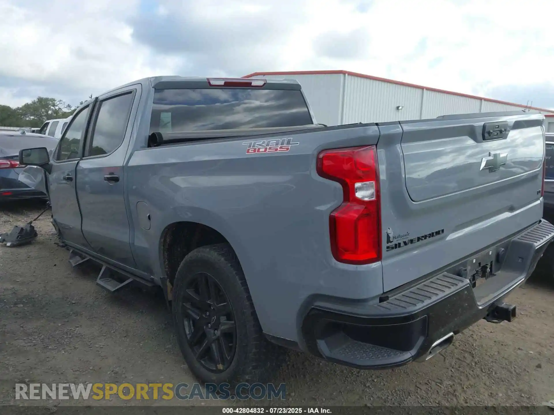 3 Photograph of a damaged car 3GCUDFEL8RG327914 CHEVROLET SILVERADO 1500 2024