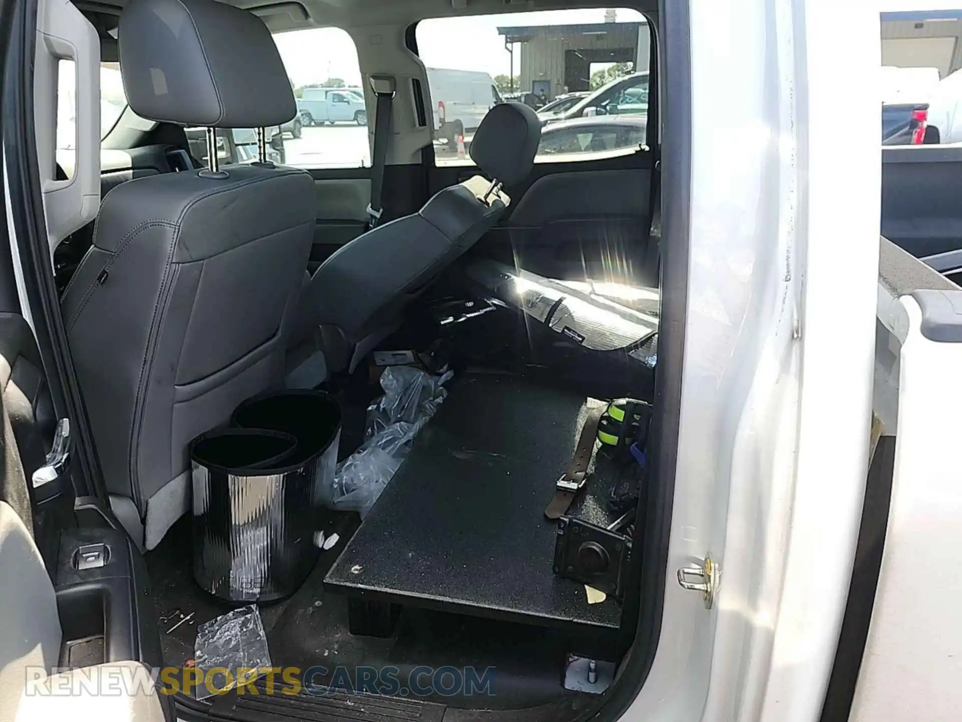 3 Photograph of a damaged car 1GC1KREG0KF172540 CHEVROLET SILVERADO 2019