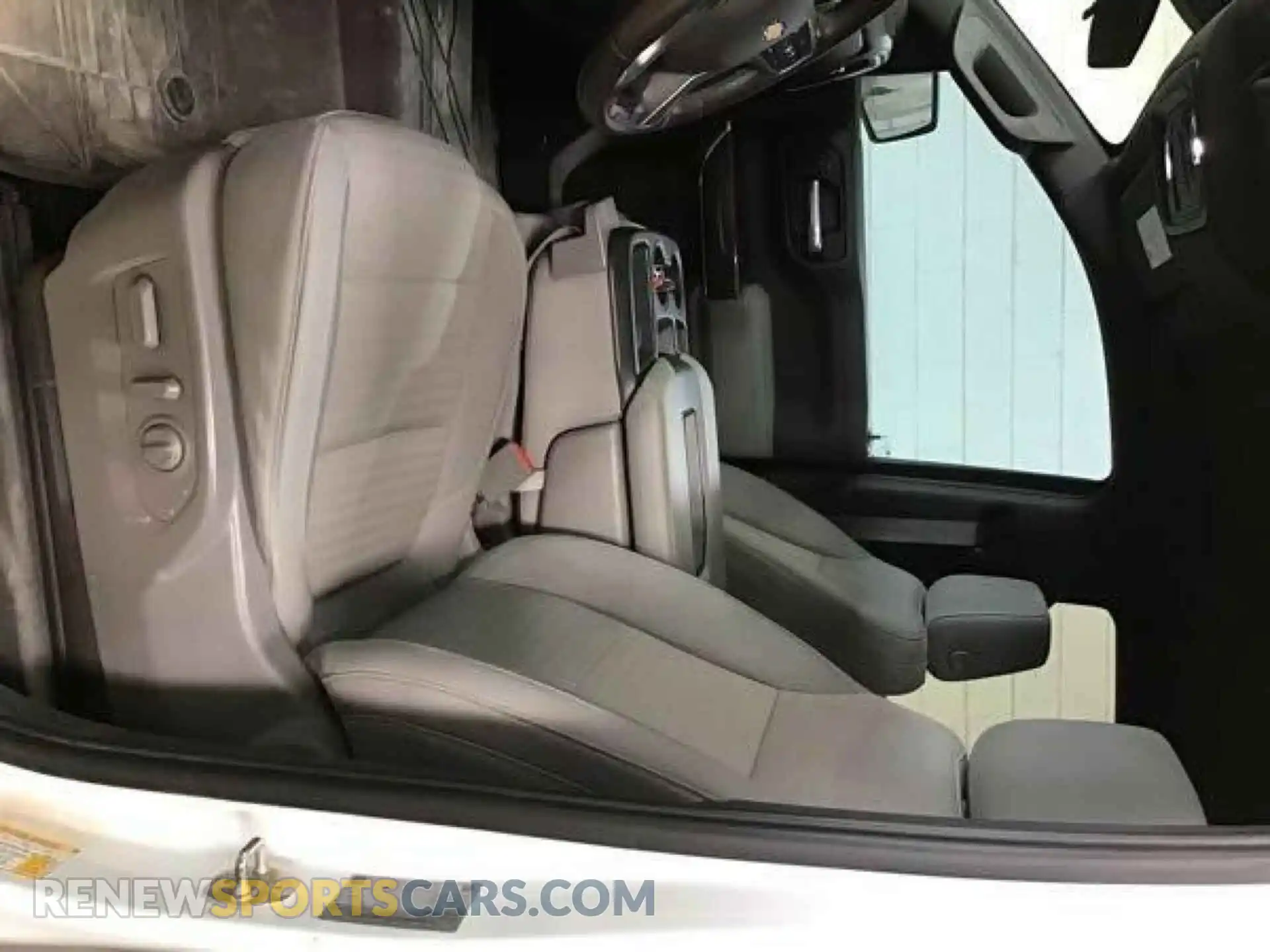 1 fotografías del automóvil dañado 1GCUYDED9KZ350268 CHEVROLET SILVERADO 2019