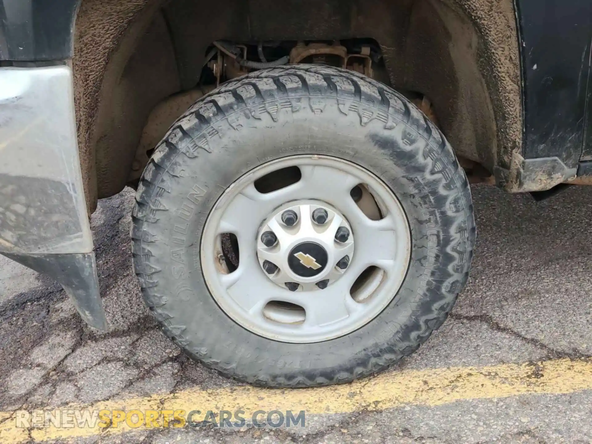 1 Photograph of a damaged car 2GC2KREG9K1166134 CHEVROLET SILVERADO 2019
