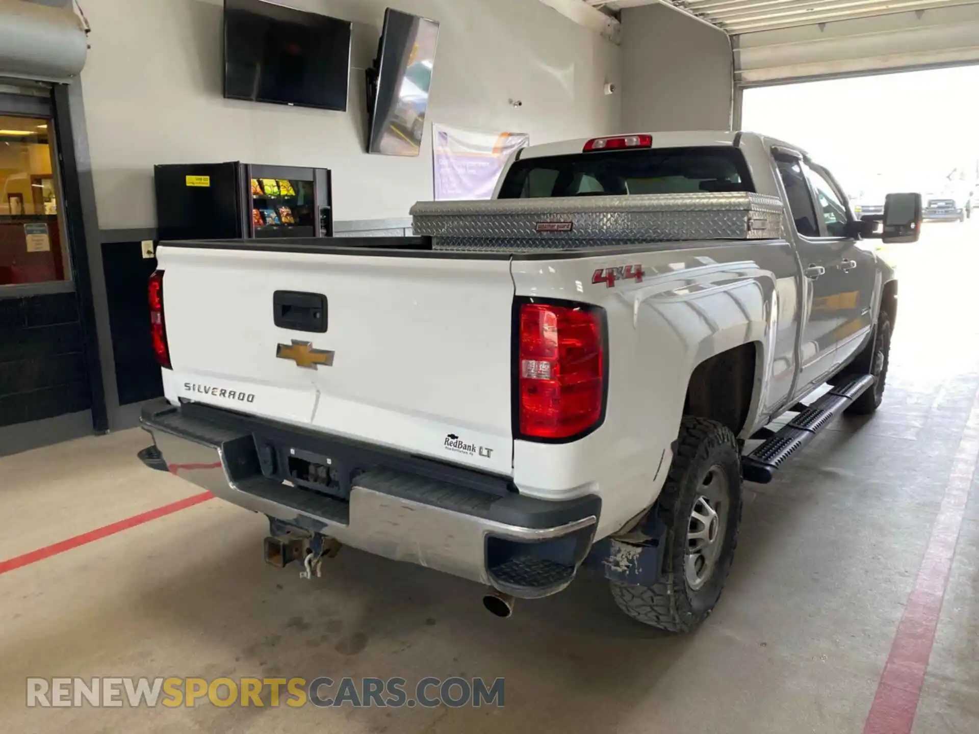 2 Photograph of a damaged car 2GC2KSEG3K1177265 CHEVROLET SILVERADO 2019