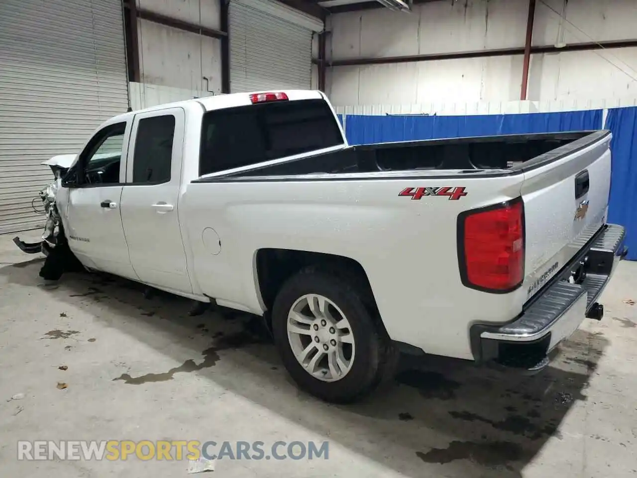 2 Photograph of a damaged car 2GCVKPEC2K1215317 CHEVROLET SILVERADO 2019