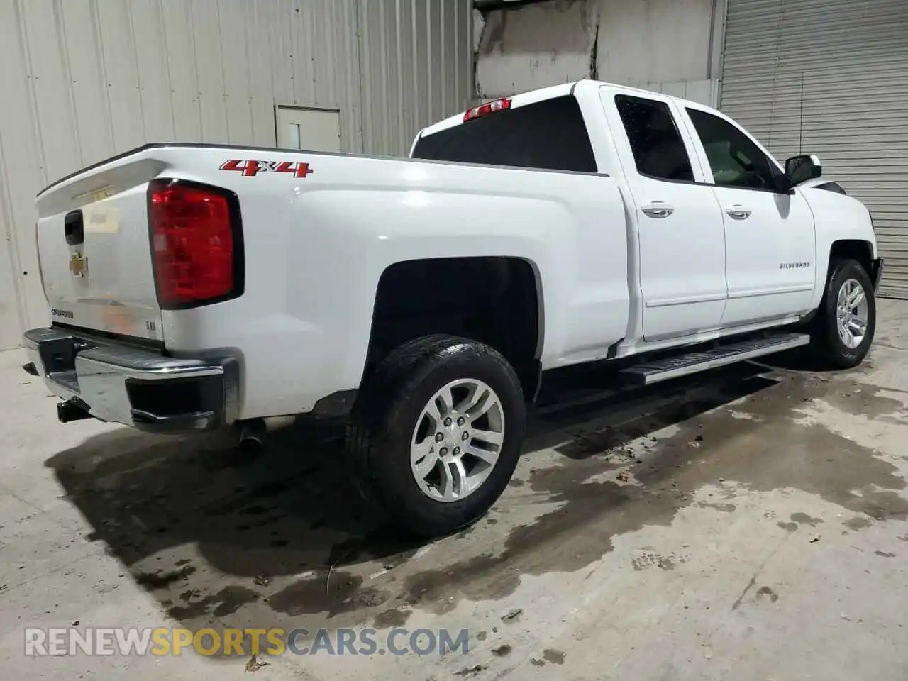 3 Photograph of a damaged car 2GCVKPEC2K1215317 CHEVROLET SILVERADO 2019