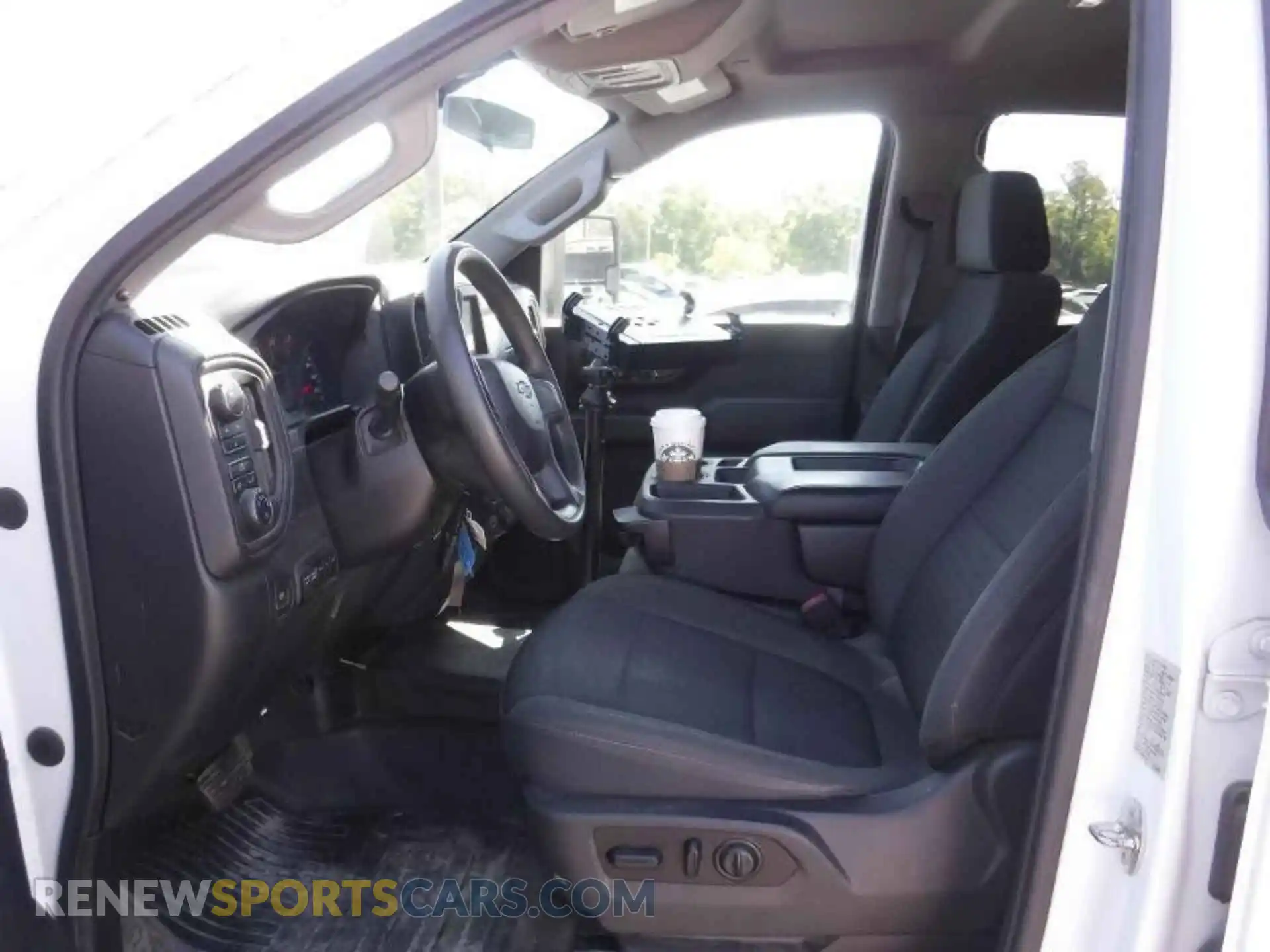 2 Photograph of a damaged car 1GC2YLE71LF268405 CHEVROLET SILVERADO 2020