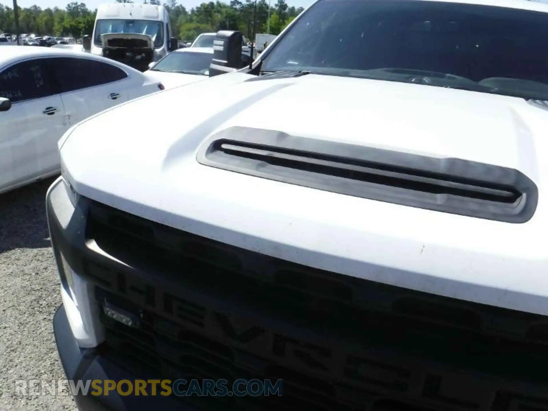 3 Photograph of a damaged car 1GC2YLE71LF268405 CHEVROLET SILVERADO 2020
