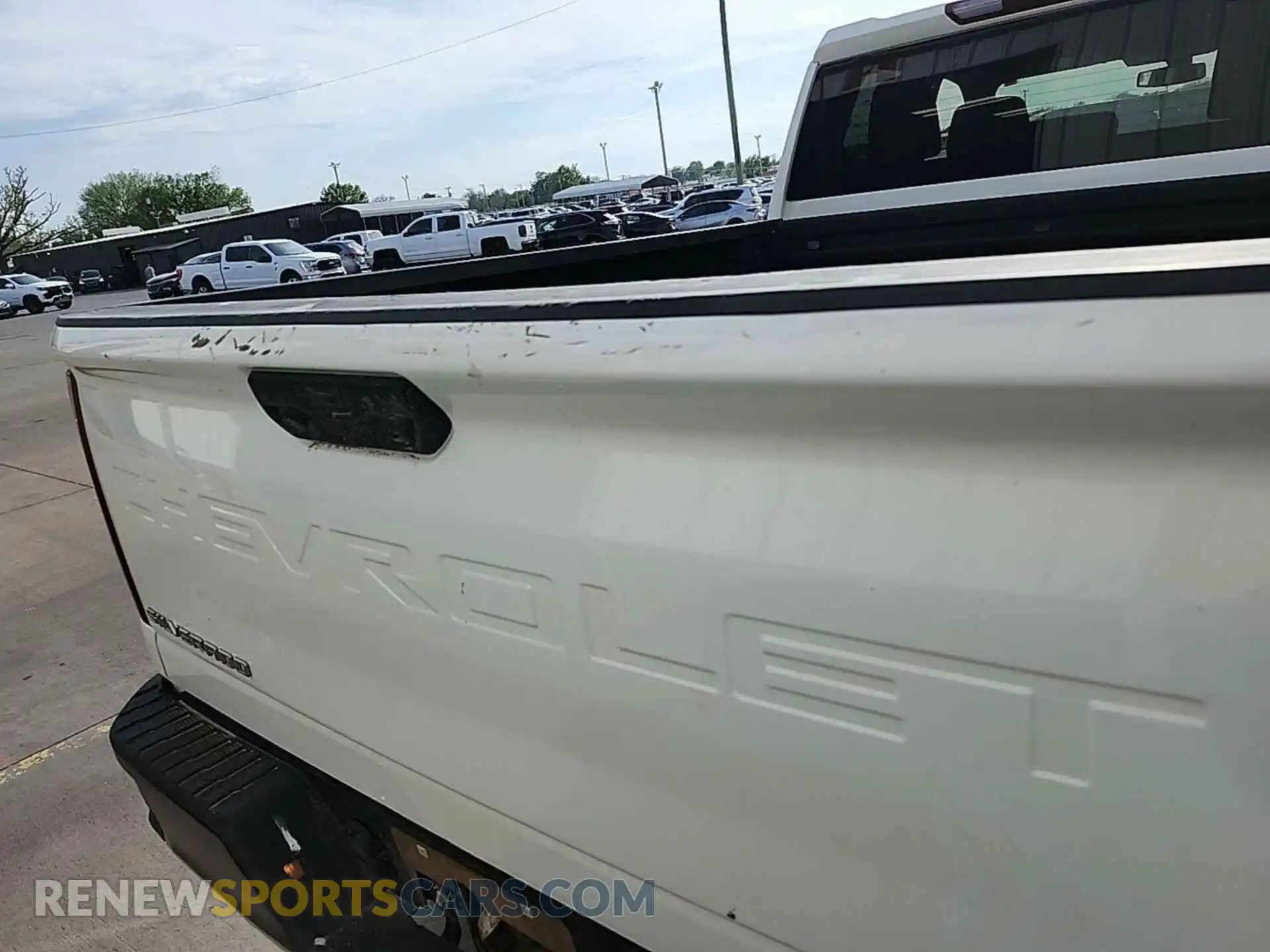 2 Photograph of a damaged car 1GC2YLE76LF233469 CHEVROLET SILVERADO 2020