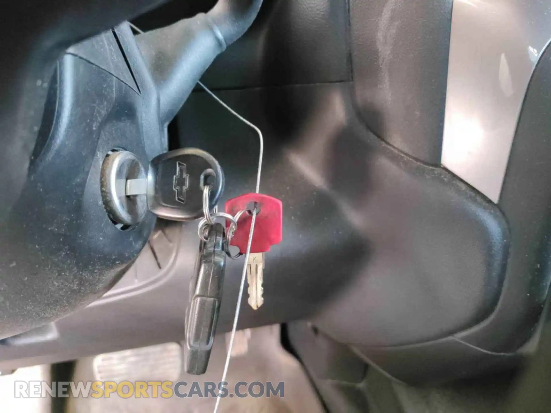 2 Photograph of a damaged car 1GC2YLE79LF220053 CHEVROLET SILVERADO 2020