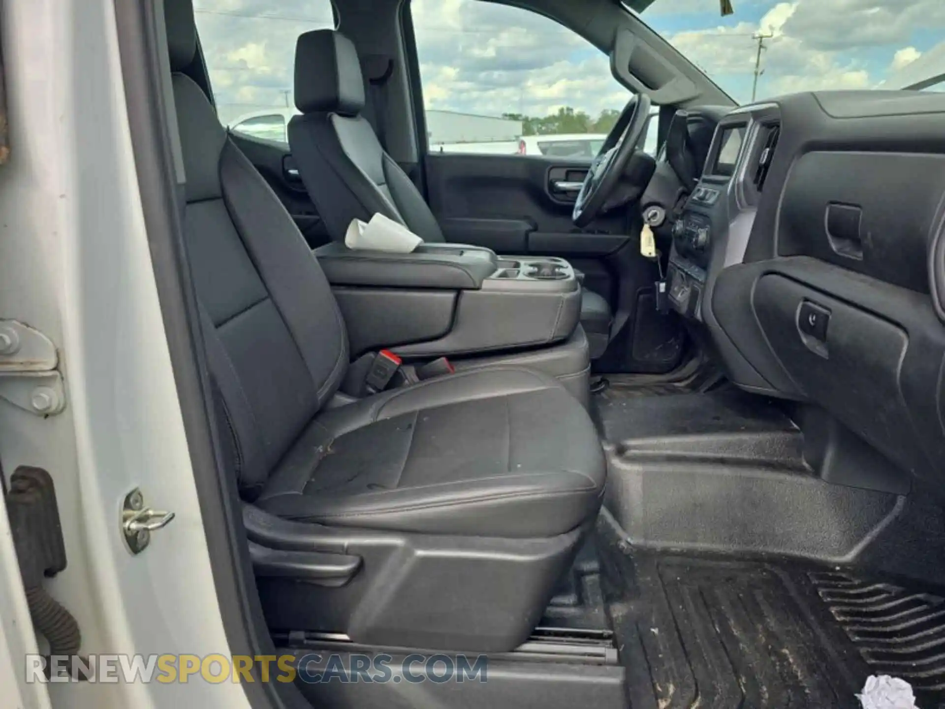 2 Photograph of a damaged car 1GCRWAEH2LZ314954 CHEVROLET SILVERADO 2020