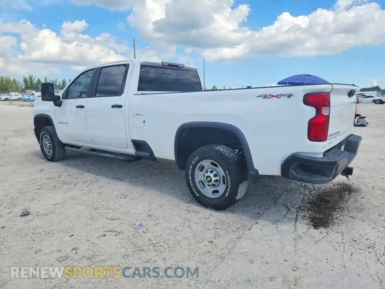 2 fotografías del automóvil dañado 1GC1YLEY9MF163603 CHEVROLET SILVERADO 2021