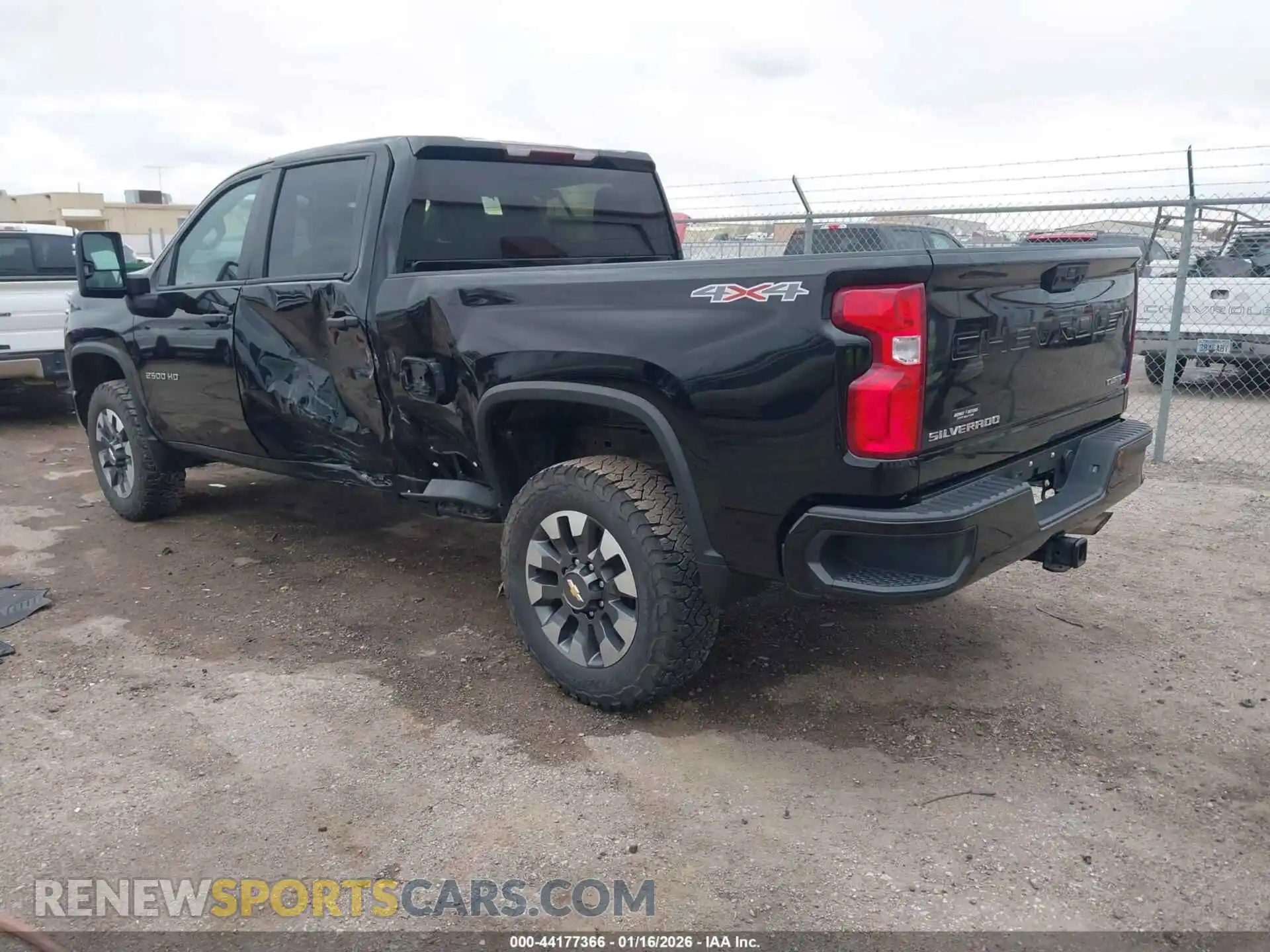 3 Фотография поврежденного автомобиля 1GC1YME74MF251049 CHEVROLET SILVERADO 2021
