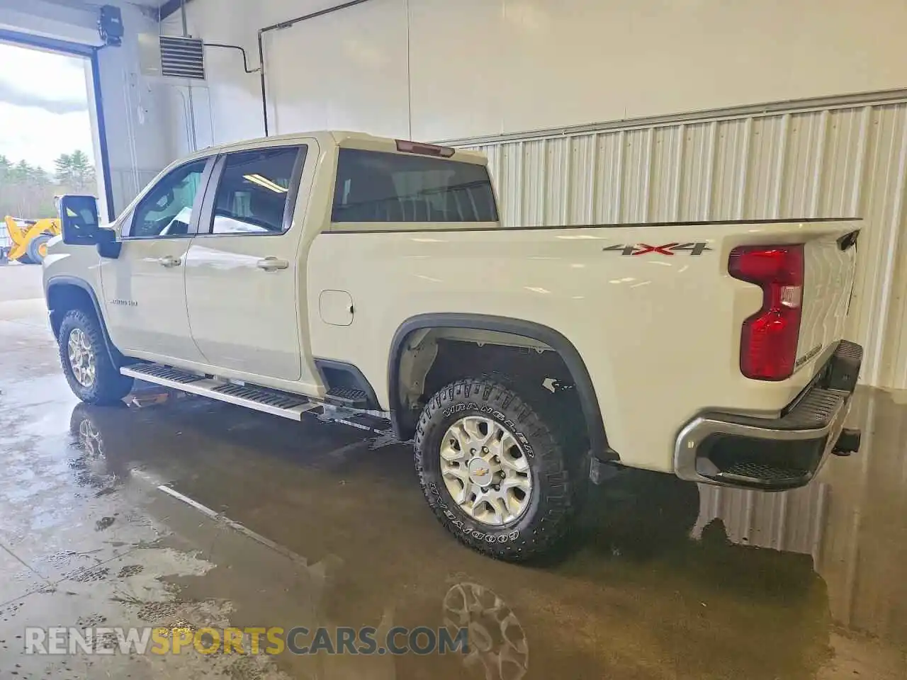 2 Photograph of a damaged car 1GC1YNEY4MF289430 CHEVROLET SILVERADO 2021