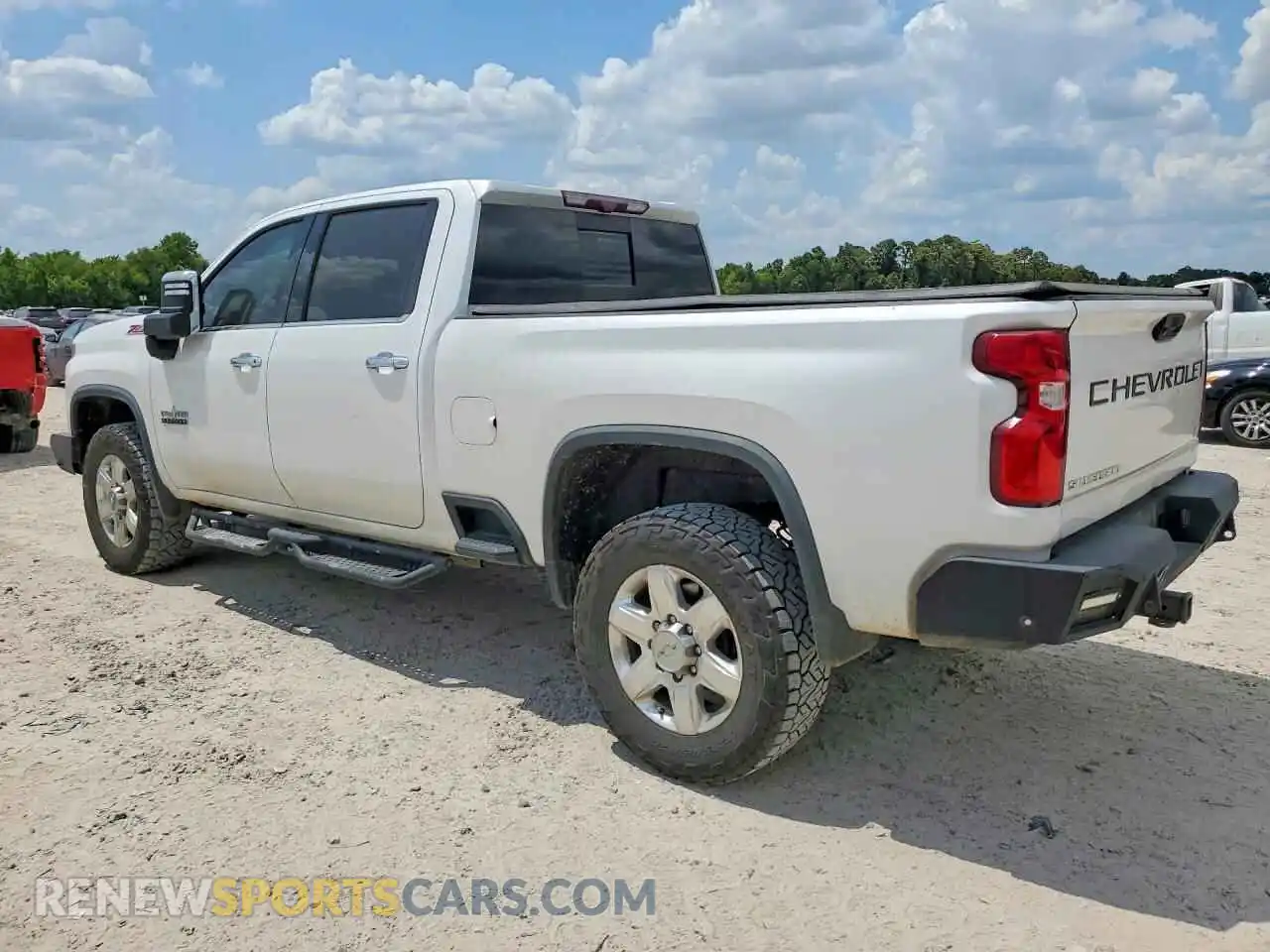 2 fotografías del automóvil dañado 1GC1YPEY0MF247994 CHEVROLET SILVERADO 2021