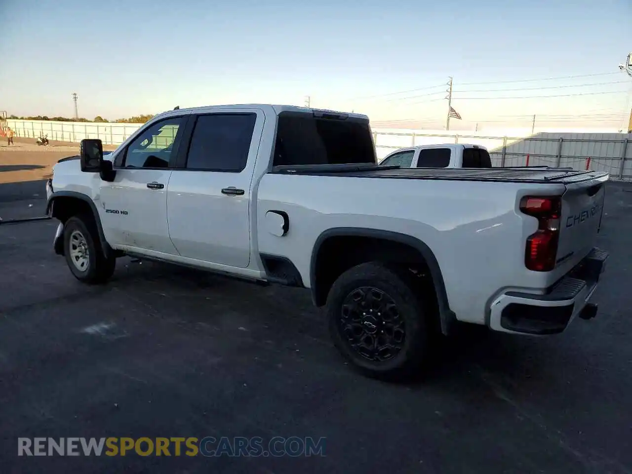 2 Photograph of a damaged car 1GC4YNEY6MF224382 CHEVROLET SILVERADO 2021