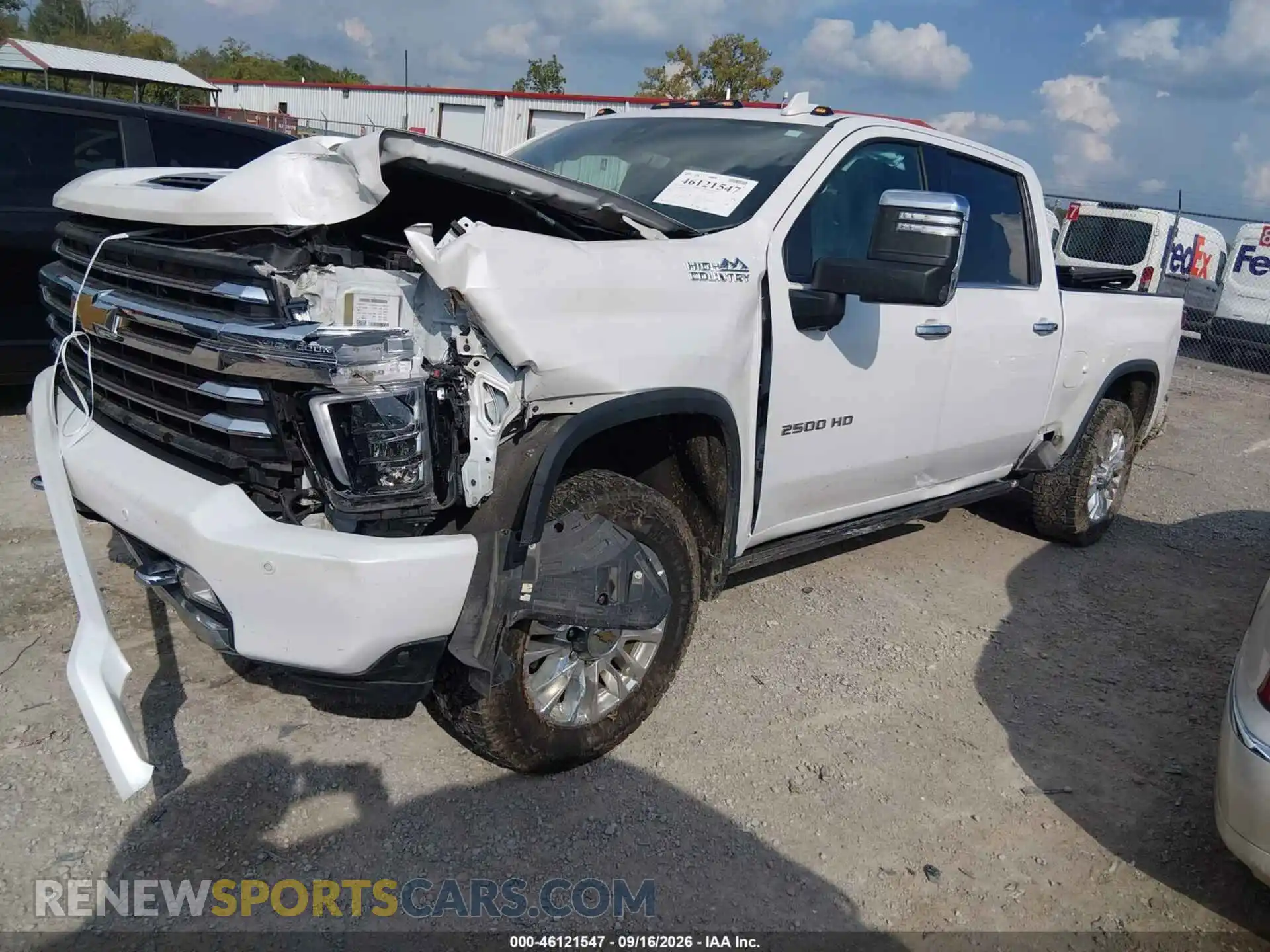 2 fotografías del automóvil dañado 1GC4YREY4MF103910 CHEVROLET SILVERADO 2021