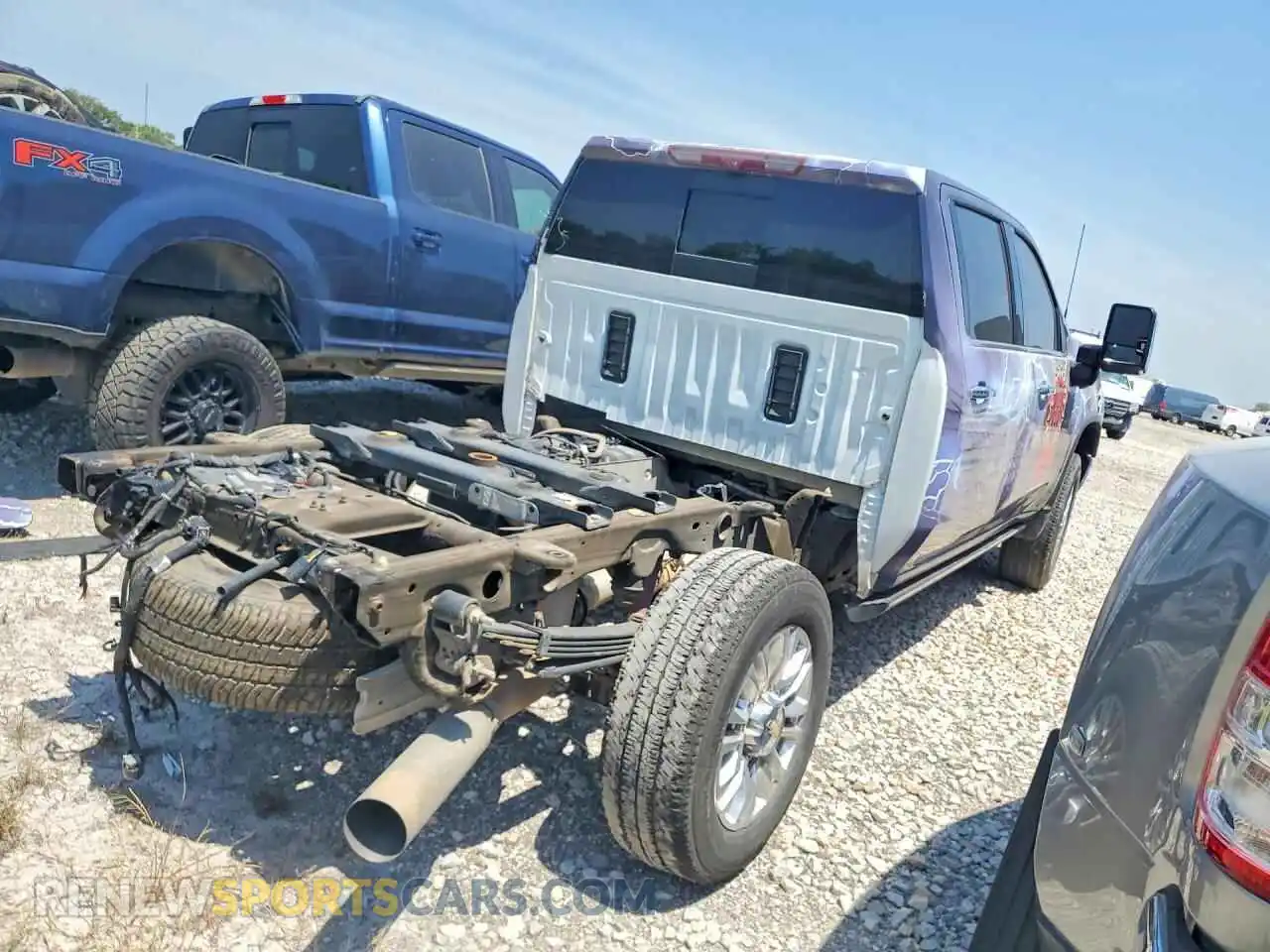3 Photograph of a damaged car 1GC4YREY9MF192812 CHEVROLET SILVERADO 2021