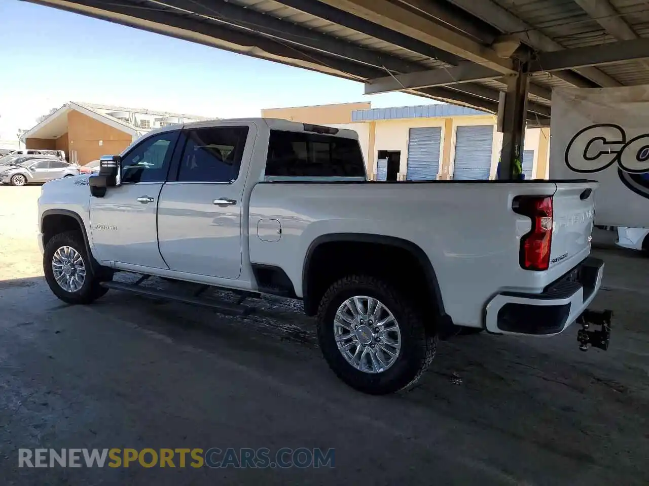 2 fotografías del automóvil dañado 1GC4YVEYXMF113009 CHEVROLET SILVERADO 2021