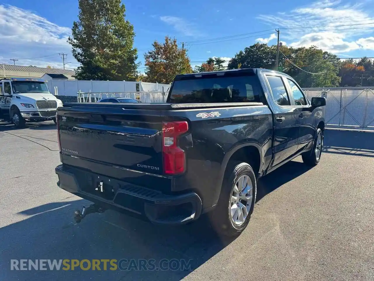 3 fotografías del automóvil dañado 1GCPYBEK5MZ415653 CHEVROLET SILVERADO 2021
