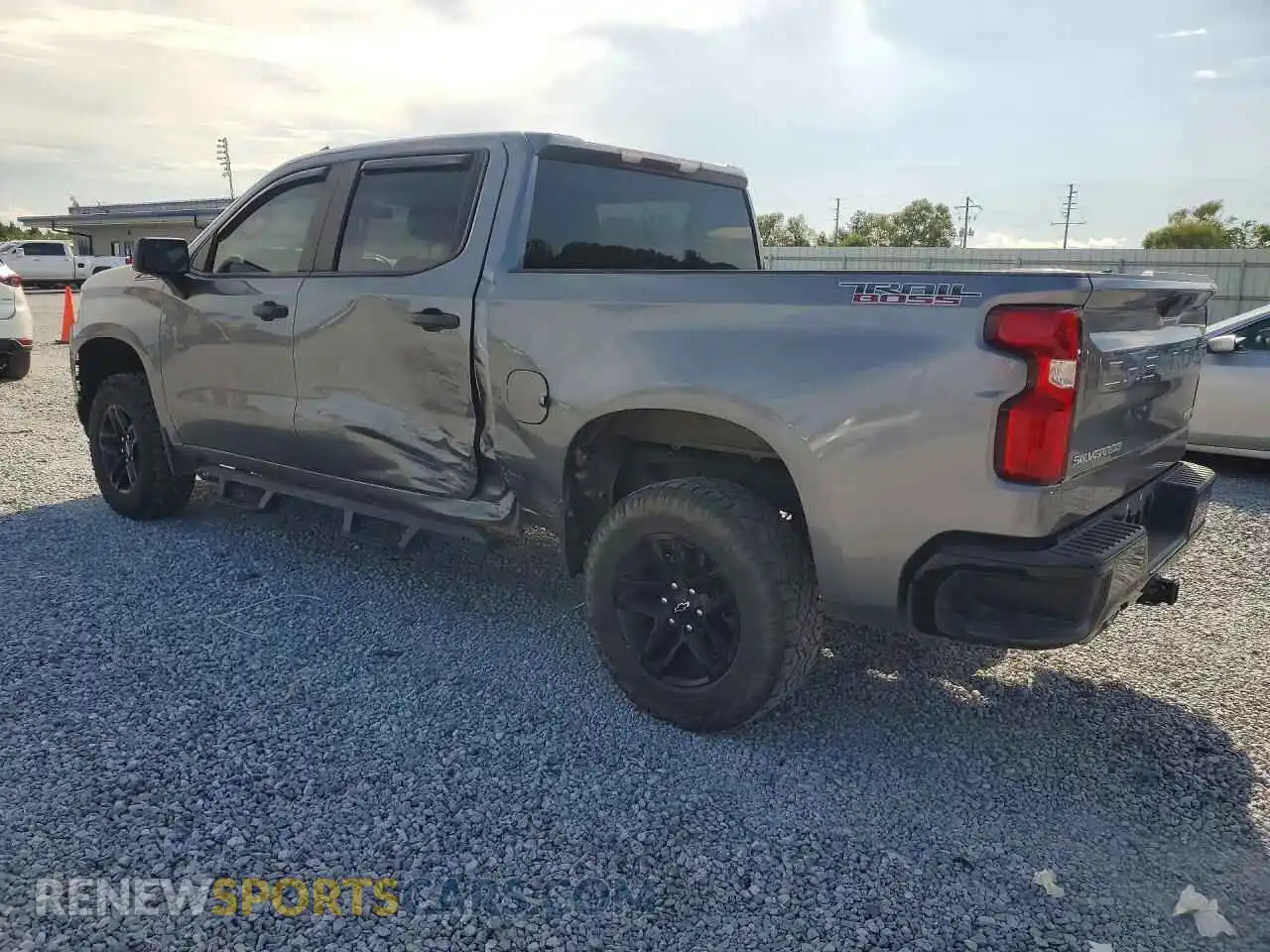 2 fotografías del automóvil dañado 1GCPYCEF1MZ260981 CHEVROLET SILVERADO 2021
