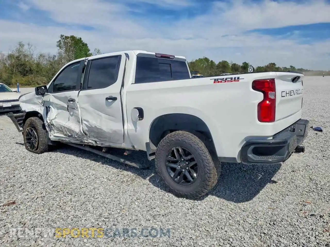 2 fotografías del automóvil dañado 1GCPYFEL9MZ122273 CHEVROLET SILVERADO 2021