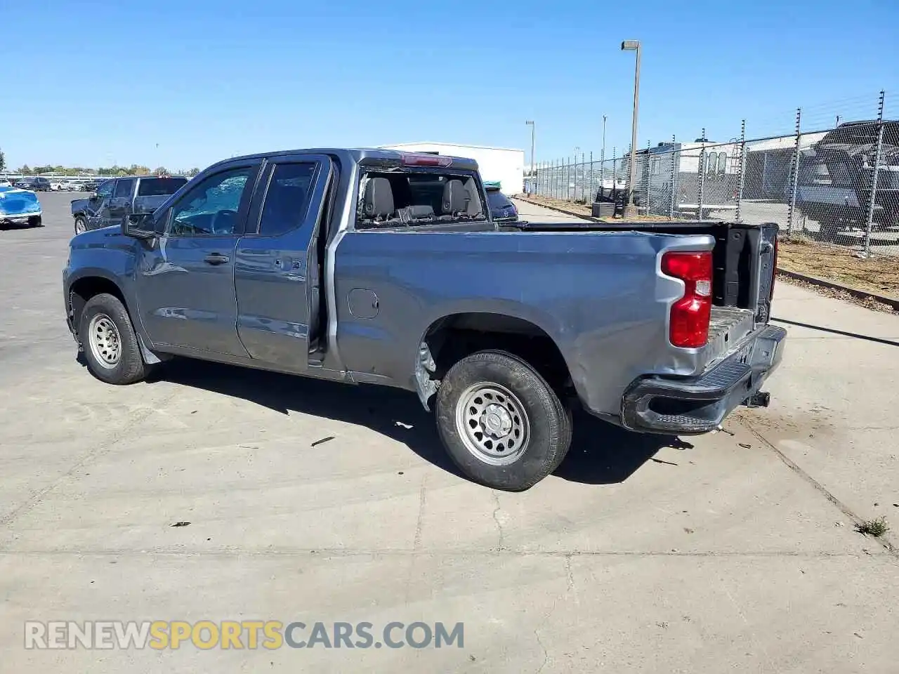 2 fotografías del automóvil dañado 1GCRWAEH4MZ222701 CHEVROLET SILVERADO 2021