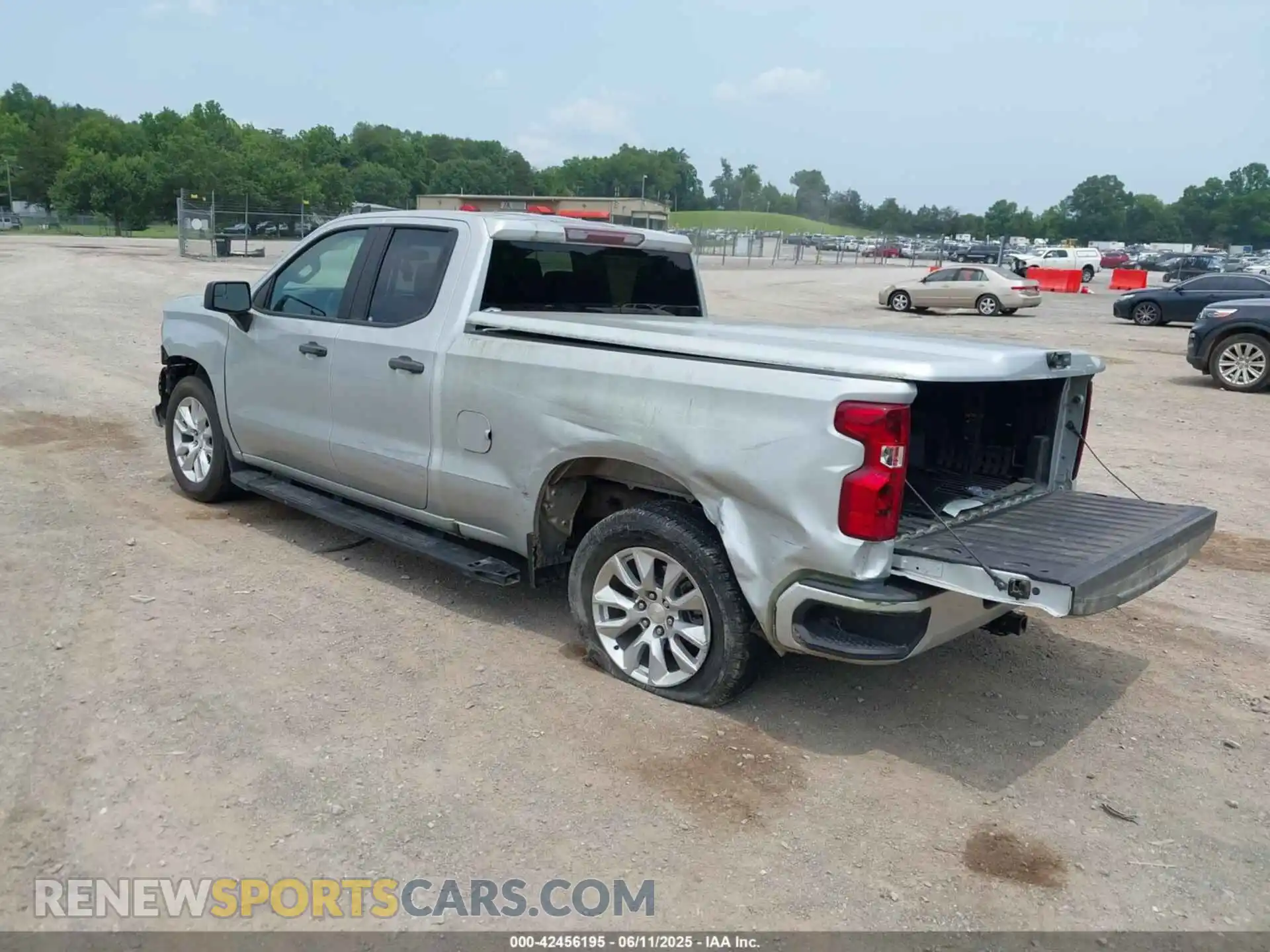3 Photograph of a damaged car 1GCRWBEH2MZ105480 CHEVROLET SILVERADO 2021