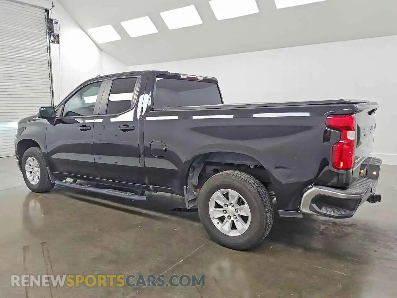 2 Photograph of a damaged car 1GCRWCEK7MZ369151 CHEVROLET SILVERADO 2021