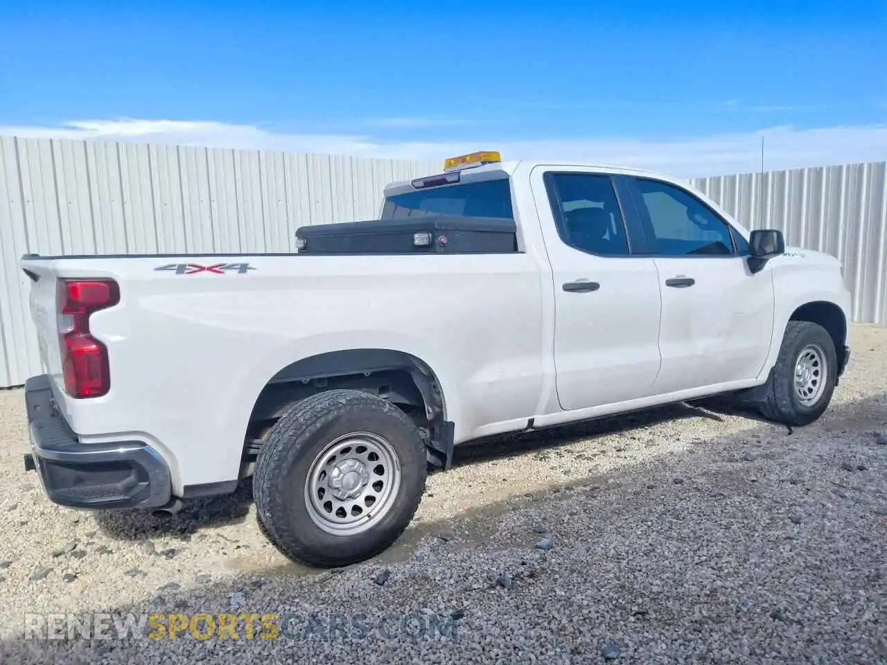 3 Photograph of a damaged car 1GCRYAEF1MZ330122 CHEVROLET SILVERADO 2021