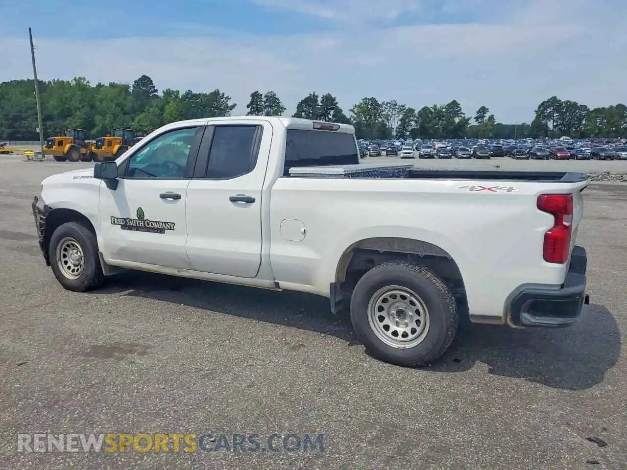 2 fotografías del automóvil dañado 1GCRYAEH3MZ384054 CHEVROLET SILVERADO 2021