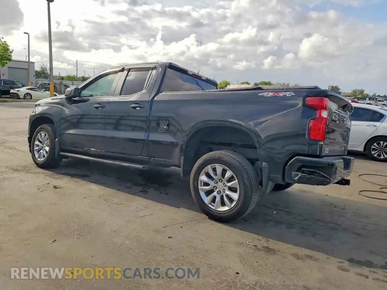 2 Фотография поврежденного автомобиля 1GCRYBEK3MZ168643 CHEVROLET SILVERADO 2021