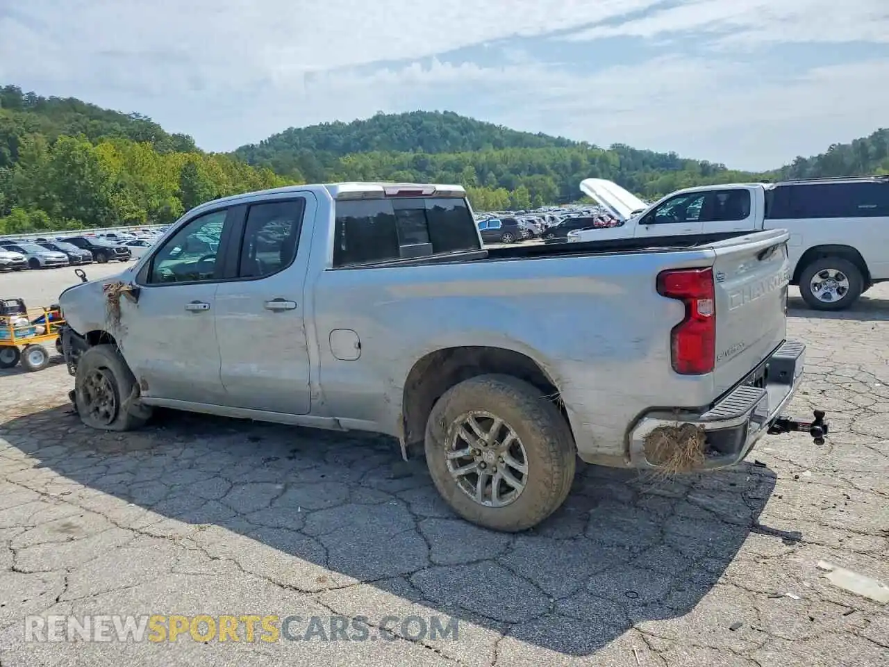 2 fotografías del automóvil dañado 1GCRYDED8MZ365904 CHEVROLET SILVERADO 2021