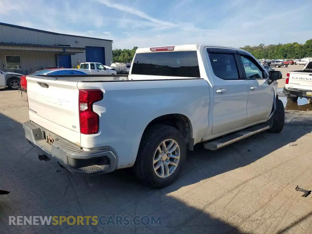 3 fotografías del automóvil dañado 1GCUYDED7MZ177241 CHEVROLET SILVERADO 2021