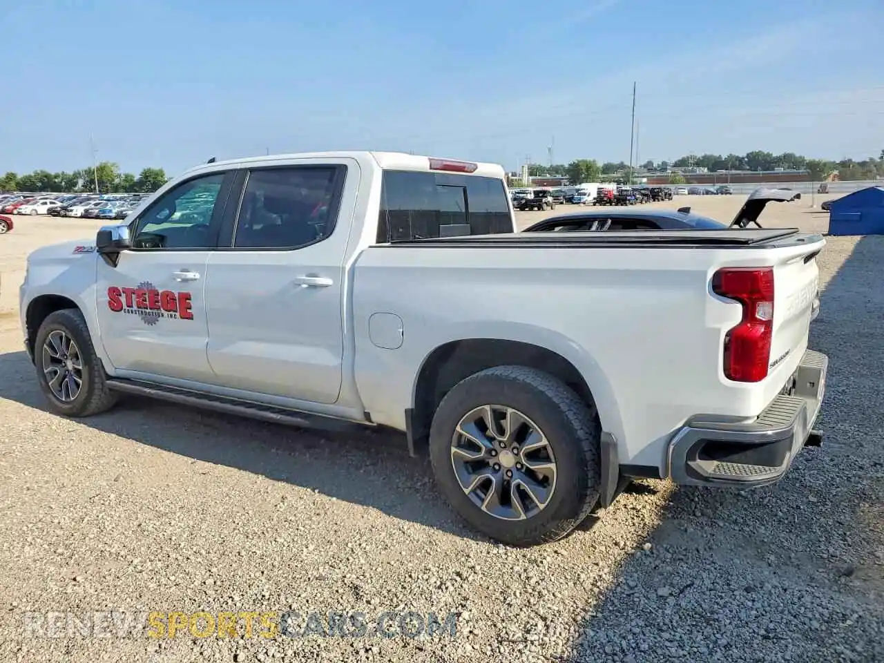 2 fotografías del automóvil dañado 1GCUYDED9MZ175782 CHEVROLET SILVERADO 2021