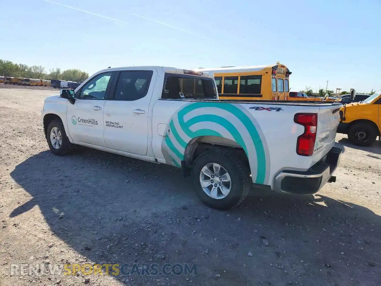 2 fotografías del automóvil dañado 1GCUYDETXMZ353805 CHEVROLET SILVERADO 2021