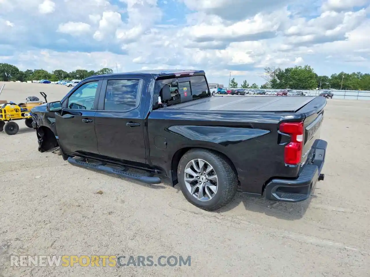2 Photograph of a damaged car 1GCUYEED2MZ147652 CHEVROLET SILVERADO 2021
