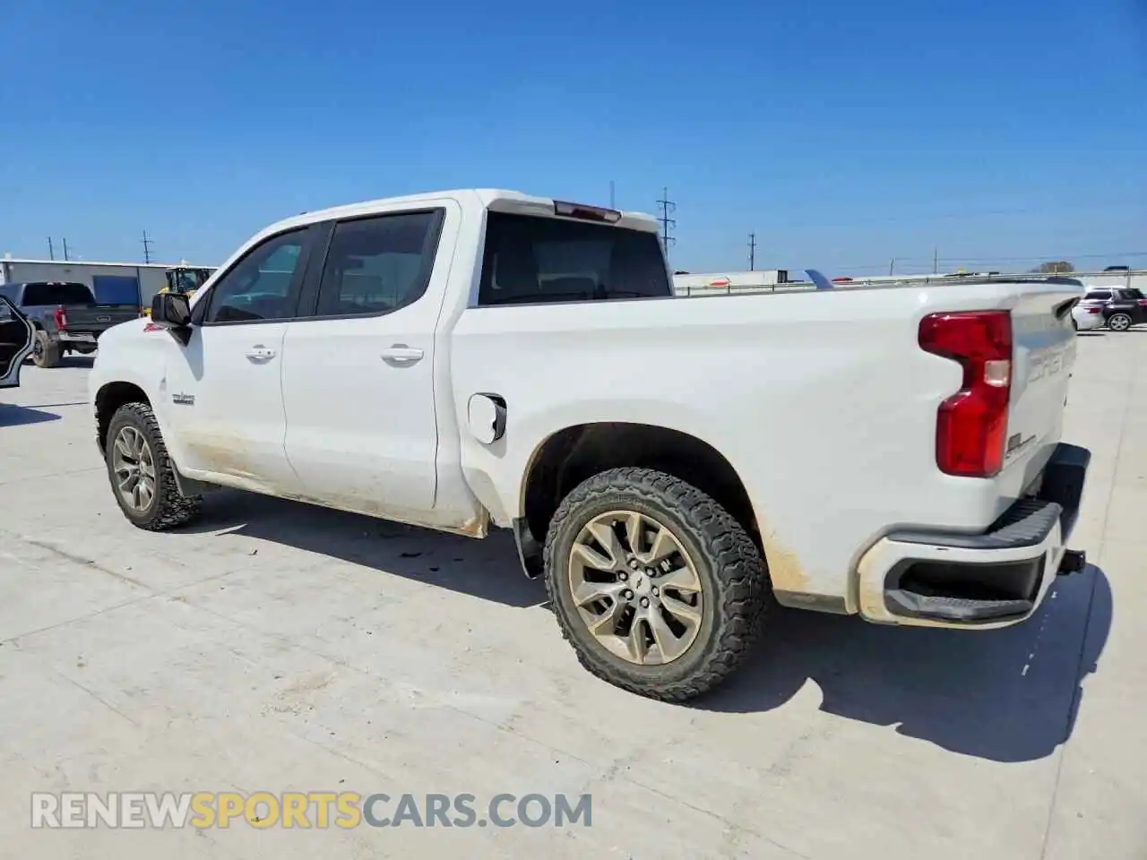 2 fotografías del automóvil dañado 1GCUYEED5MZ176112 CHEVROLET SILVERADO 2021