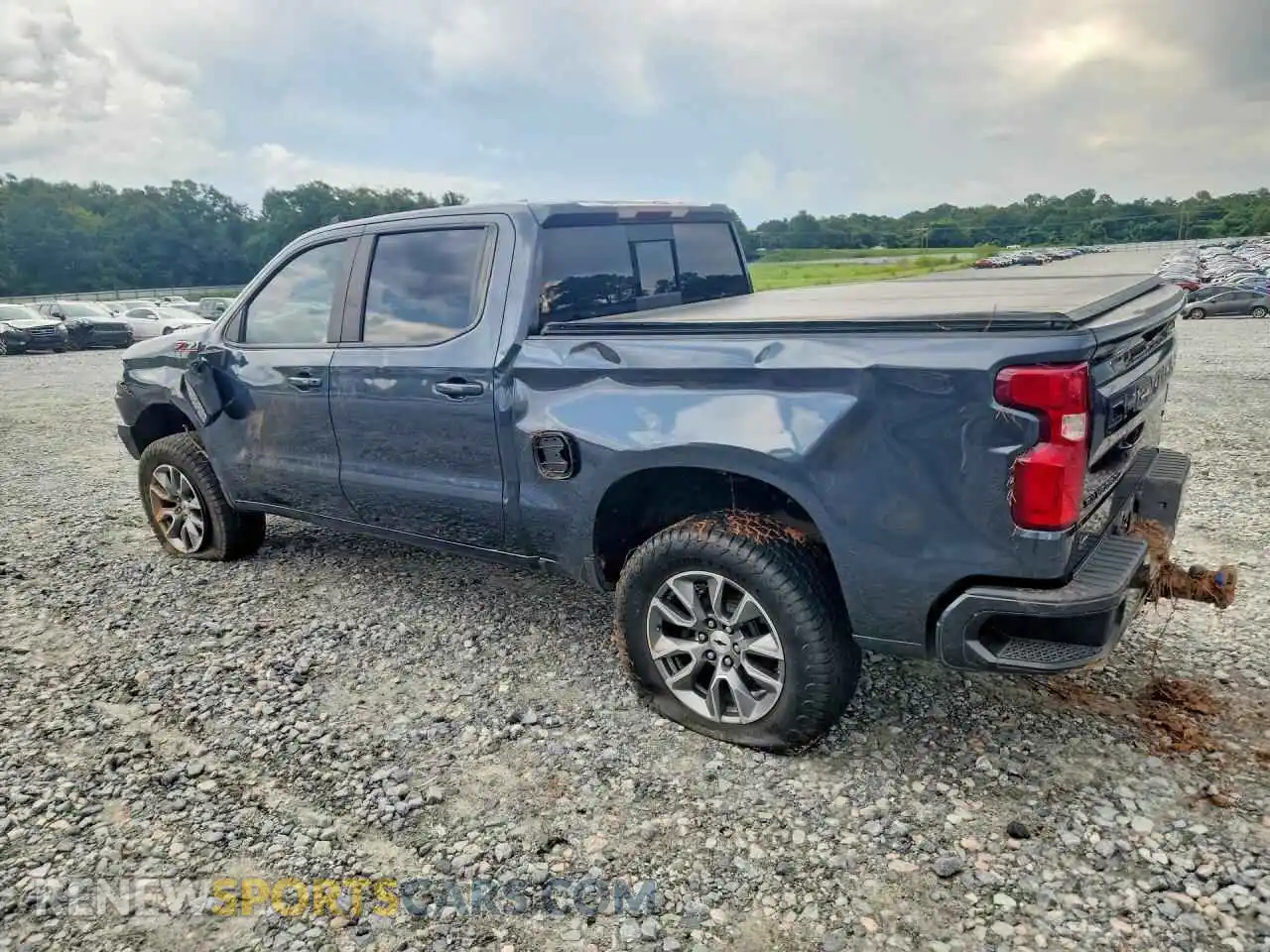2 Photograph of a damaged car 1GCUYEED5MZ274749 CHEVROLET SILVERADO 2021