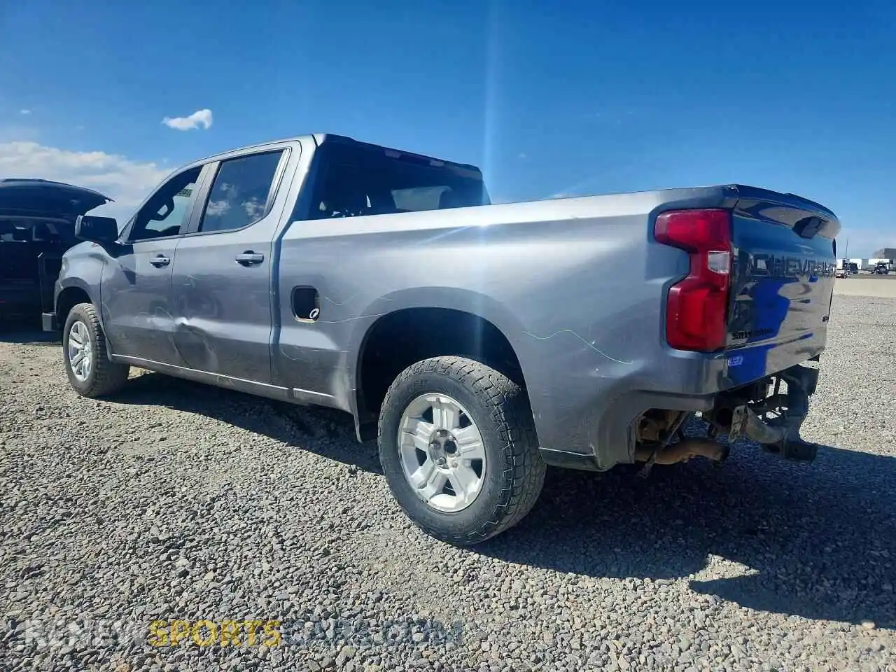 2 Фотография поврежденного автомобиля 1GCUYEED6MZ352035 CHEVROLET SILVERADO 2021