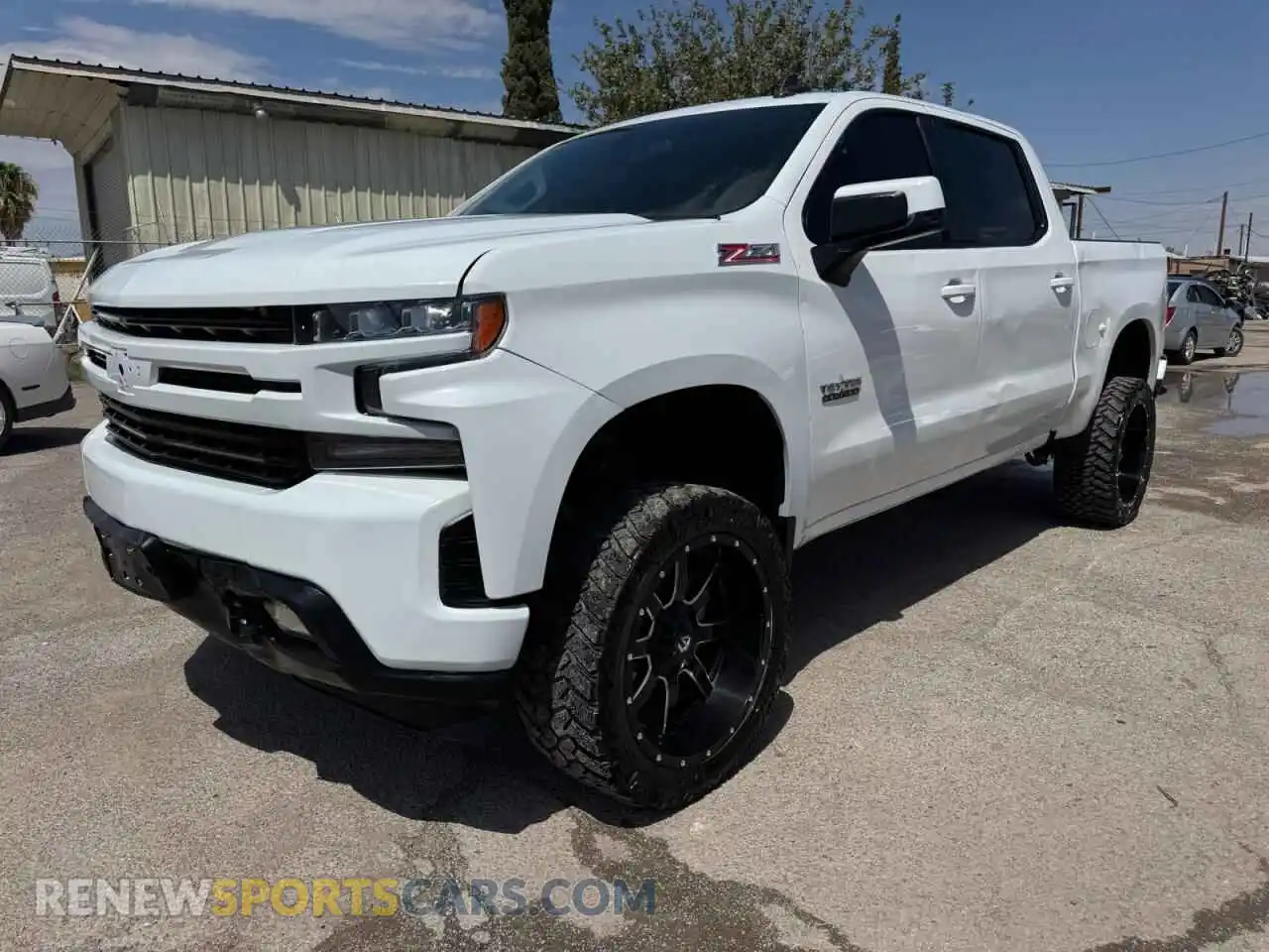2 Фотография поврежденного автомобиля 1GCUYEED9MZ157739 CHEVROLET SILVERADO 2021