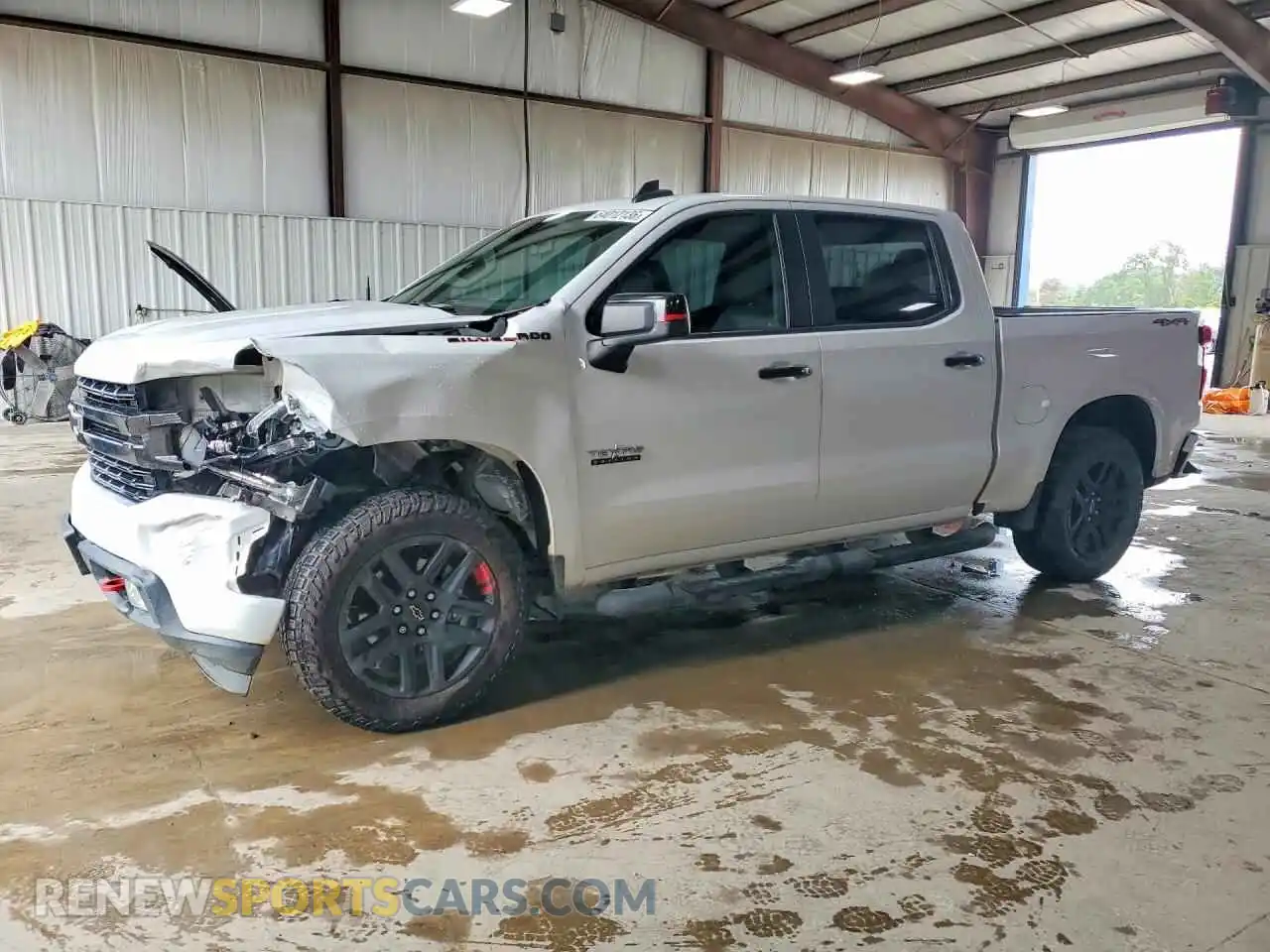 1 Фотография поврежденного автомобиля 1GCUYEED9MZ420666 CHEVROLET SILVERADO 2021