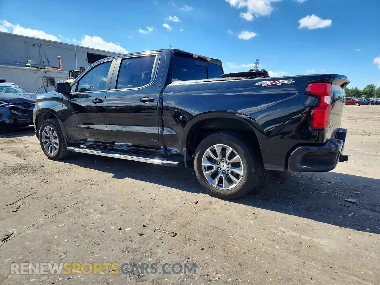 2 fotografías del automóvil dañado 1GCUYEEL5MZ210539 CHEVROLET SILVERADO 2021