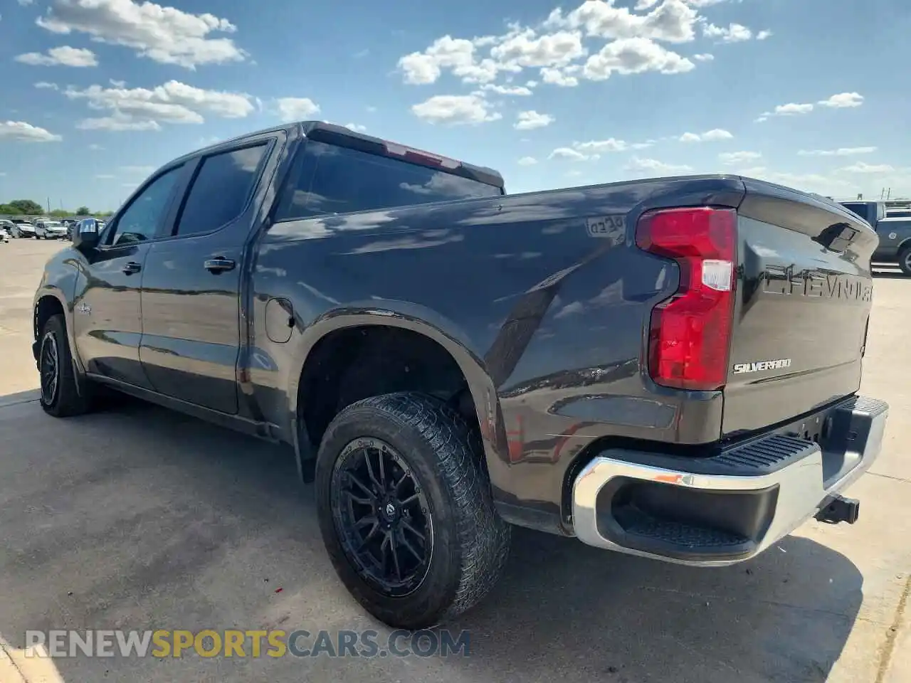 2 Photograph of a damaged car 3GCPWCED4MG156702 CHEVROLET SILVERADO 2021