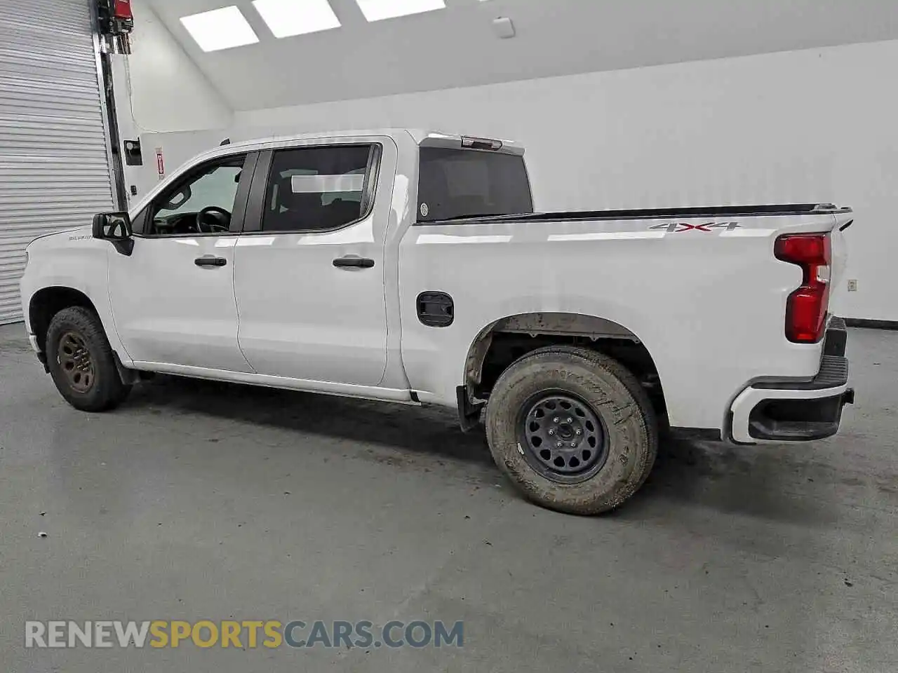 2 Photograph of a damaged car 3GCPYBEK2MG248622 CHEVROLET SILVERADO 2021