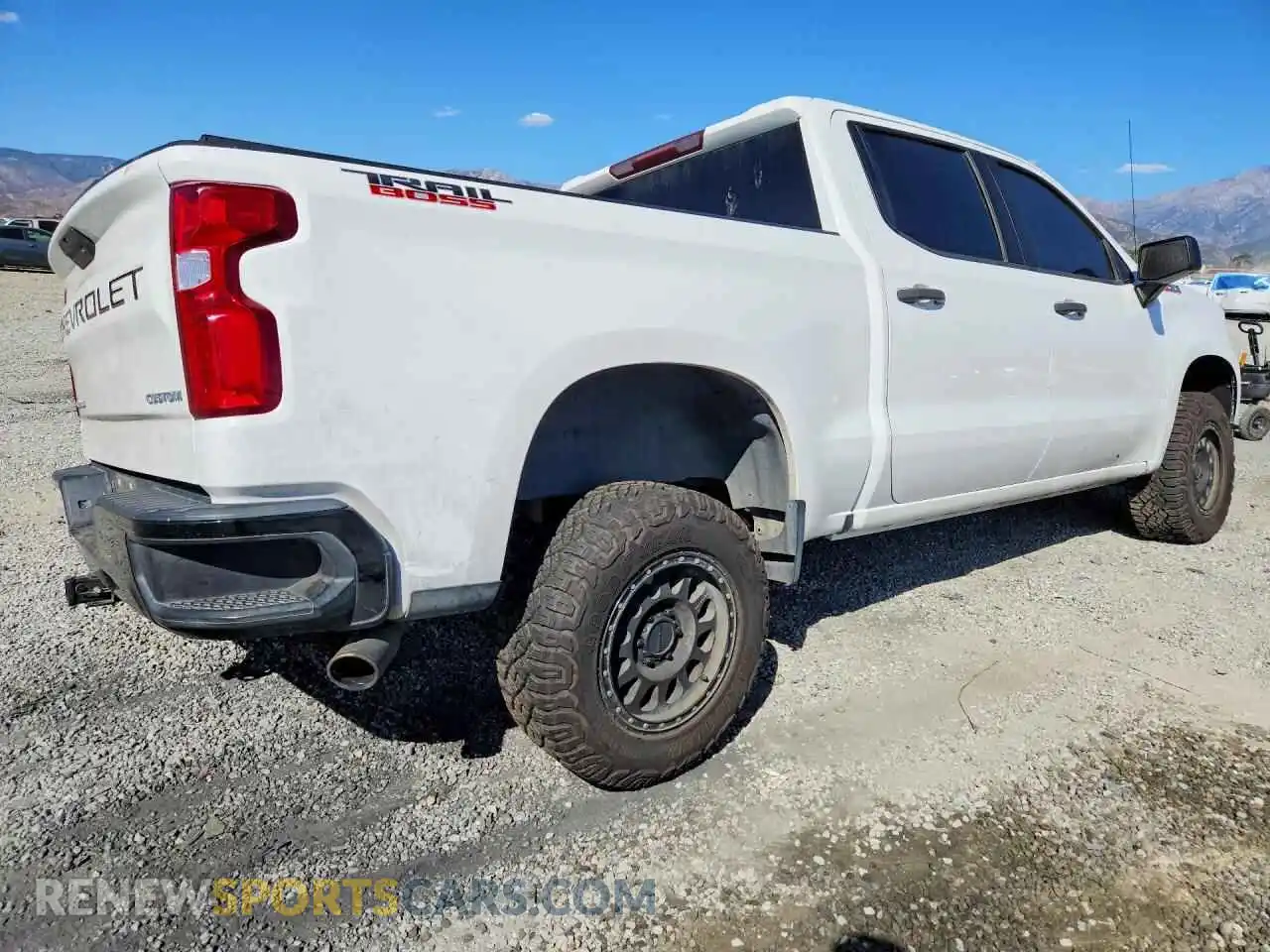 3 fotografías del automóvil dañado 3GCPYCEH6MG130163 CHEVROLET SILVERADO 2021